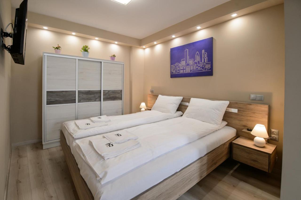 Hr Apartmanhaz Eger Luaran gambar