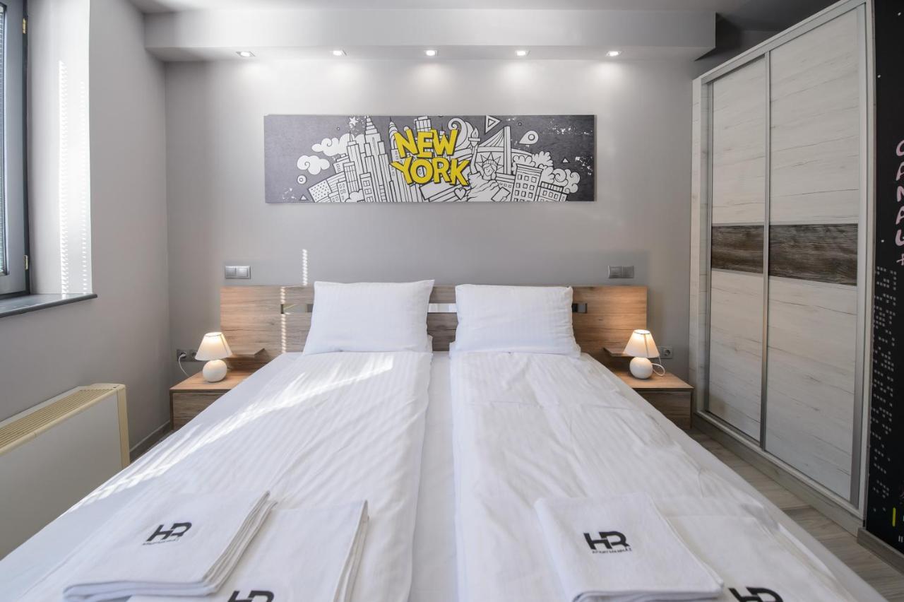 Hr Apartmanhaz Eger Luaran gambar