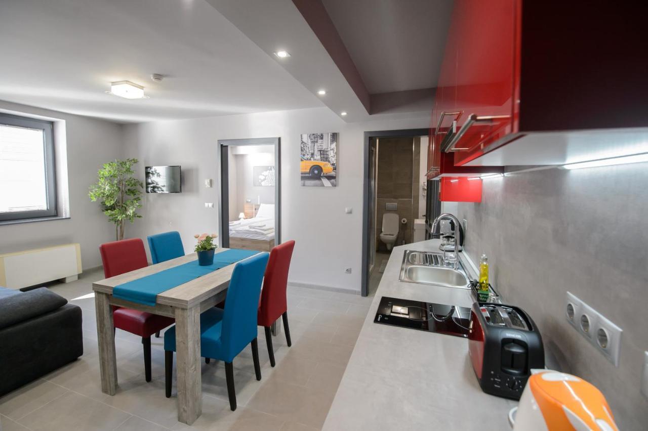 Hr Apartmanhaz Eger Luaran gambar