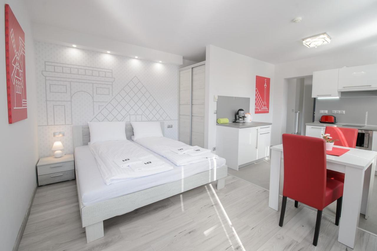 Hr Apartmanhaz Eger Luaran gambar
