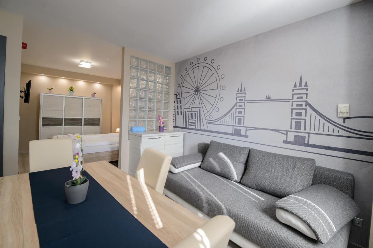 Hr Apartmanhaz Eger Luaran gambar